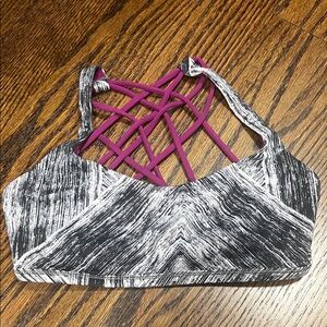 Lululemon Free to Be Wild sports bra size 6